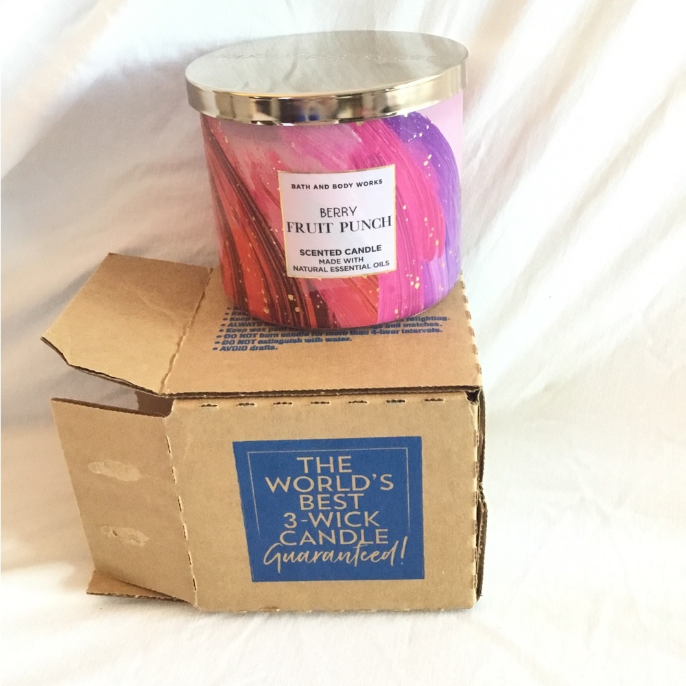 Bath and Body Works Berry Fruit Punch Three Wick Candle NWT